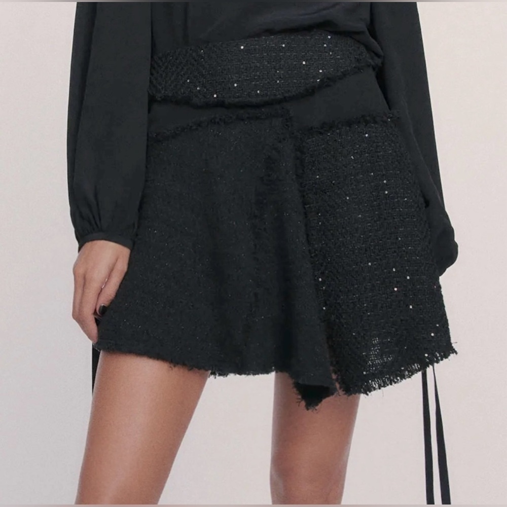 ZARA SEQUIN MINI SKIRT BLACK TEXTURED TWEED Size XS Asymmetrical Hem NWT